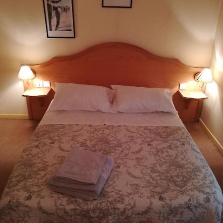 Hotel De La Place Liffol-le-Grand Екстериор снимка